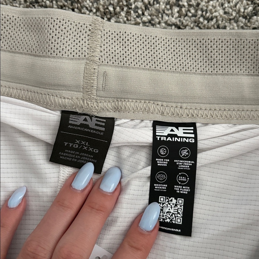 AE 24/7 5" Lined Training Short NWT - Picture 6 of 8